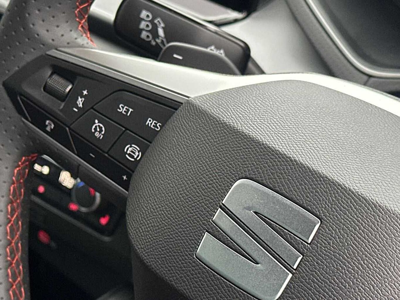 SEAT Arona 1.0 Tsi Fr Black Edition Suv 5dr Petrol Dsg Euro 6 (s/s) (115 Ps)